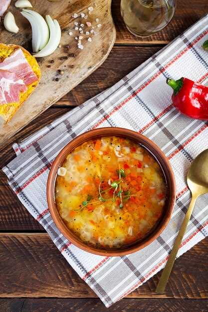 Финальный этап: добавление чеснока и зелени для насыщенности