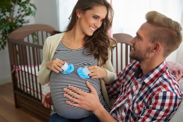 Методы расслабления и дыхательные техники во время родов