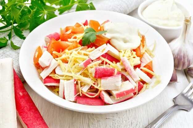 Тайский стиль салата с кокосовым молоком и орешками