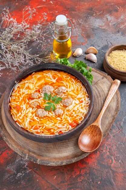 Какие овощи и зелень лучше всего дополнят куриный суп