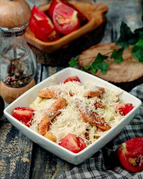 Соус и заправки: как подчеркнуть вкус салата и избежать тяжелых масел