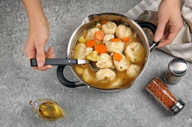Приготовление фарша и подготовка ингридиентов для тефтелей